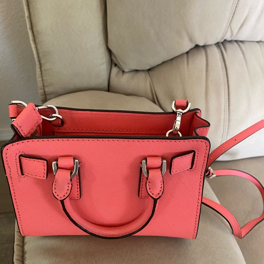 Cute Pink Xtra Small Michael Kors handbag. - Picture 3 of 4